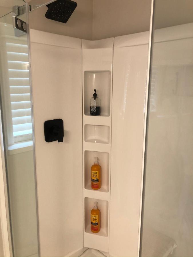 Panoramic View Private 1 Bedroom Suite Кортни Екстериор снимка